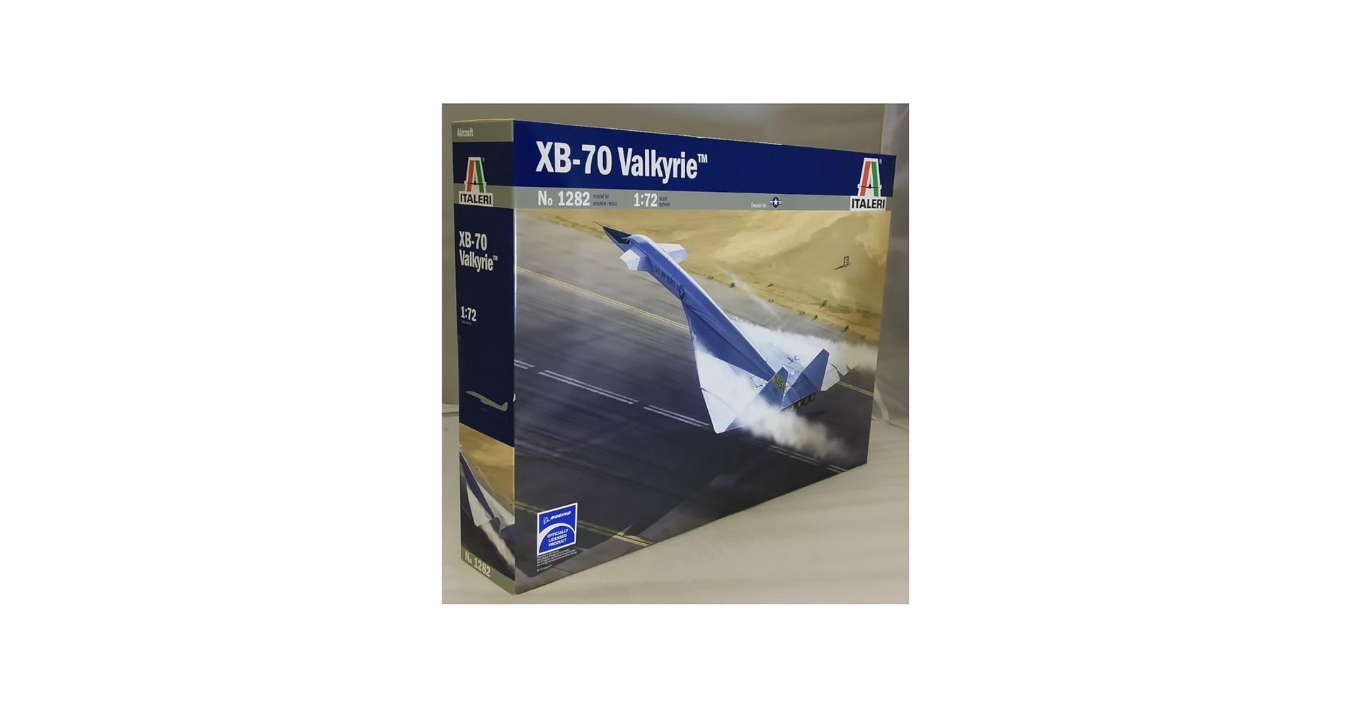 航空機・ヘリコプター ITALERI 1/72 No1282 XB-70 Valkyrie Amazon.com