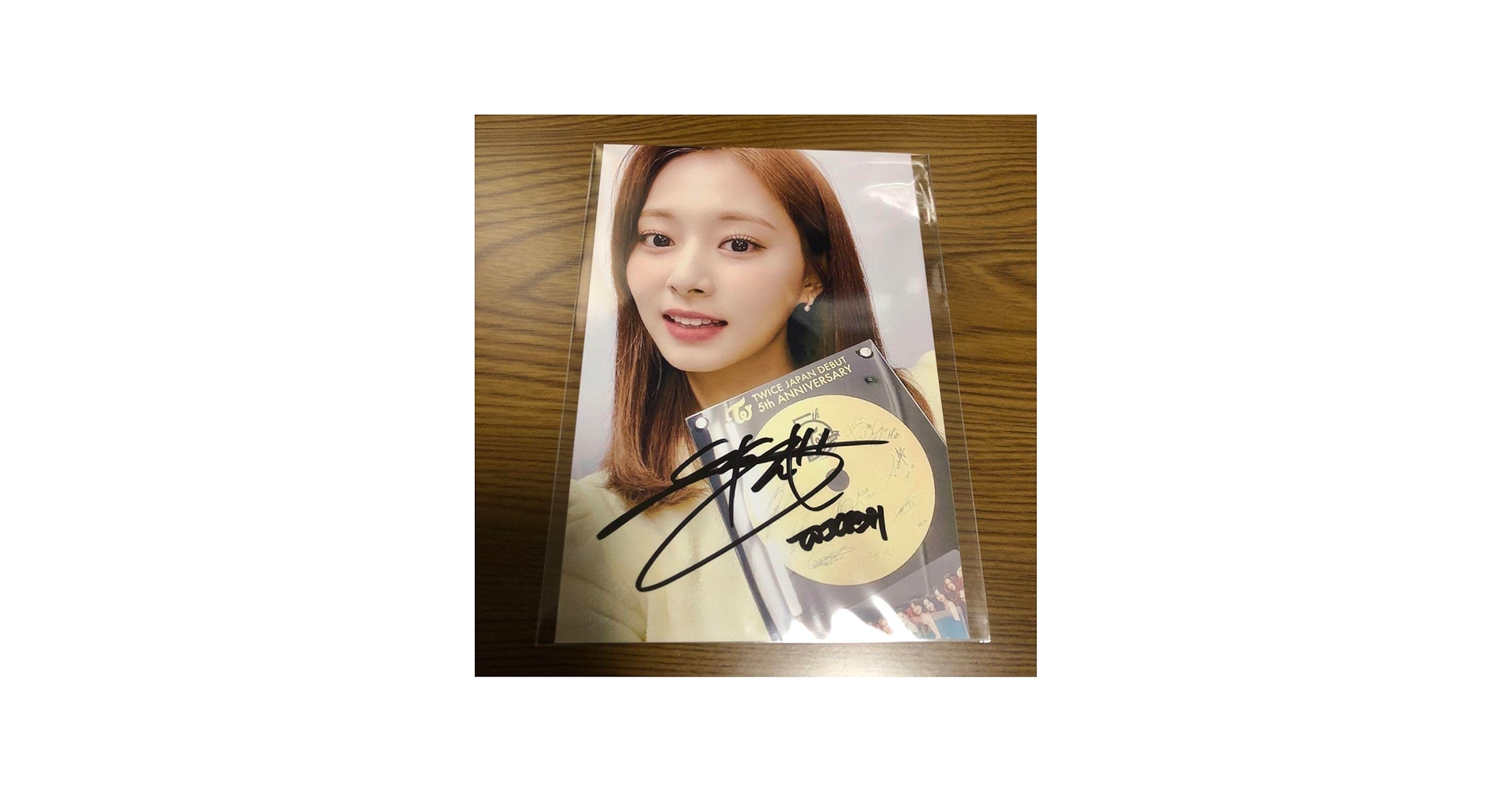 Amazon.co.jp: TWICE ツウィ 直筆 サイン 写真 : おもちゃ