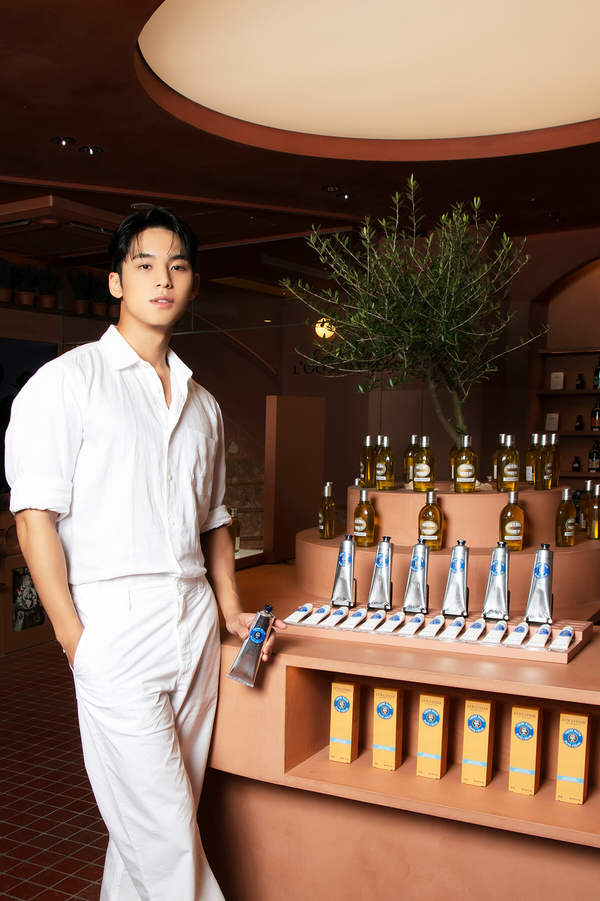 SEVENTEENミンギュ、ロクシタン初のアジアアンバサダーに！｜Beauty