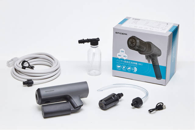 サインハウスのSPICERR ポケッタブル高圧洗浄機 SWU-1で実際に洗車して