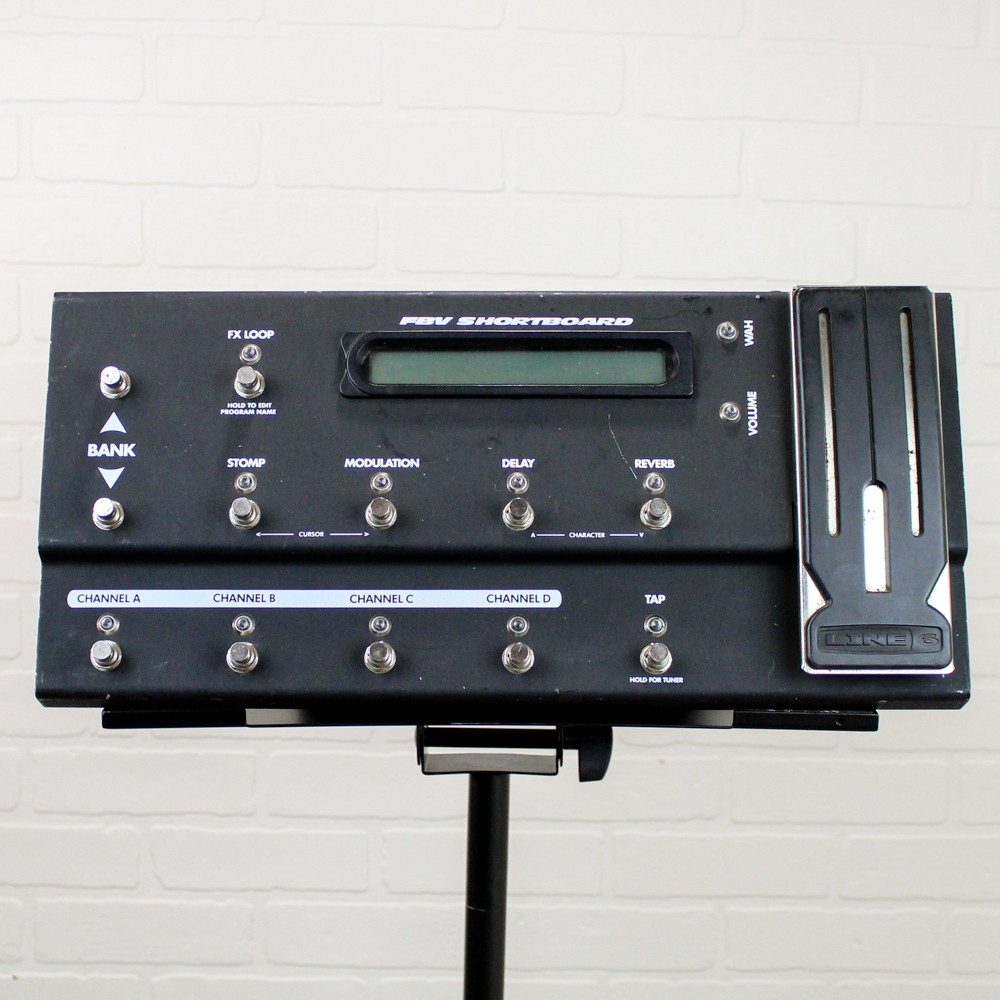 Preowned Line 6 POD xt Amp & Effects Modeler w/ FBV Shortboard