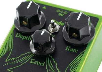 EarthQuaker Devices Hummingbird V4 Repeat Percussions Tremolo