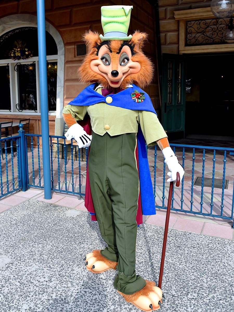 ちょっぴりお洒落に登場☆クリスマスコスチュームのピノキオファミリー