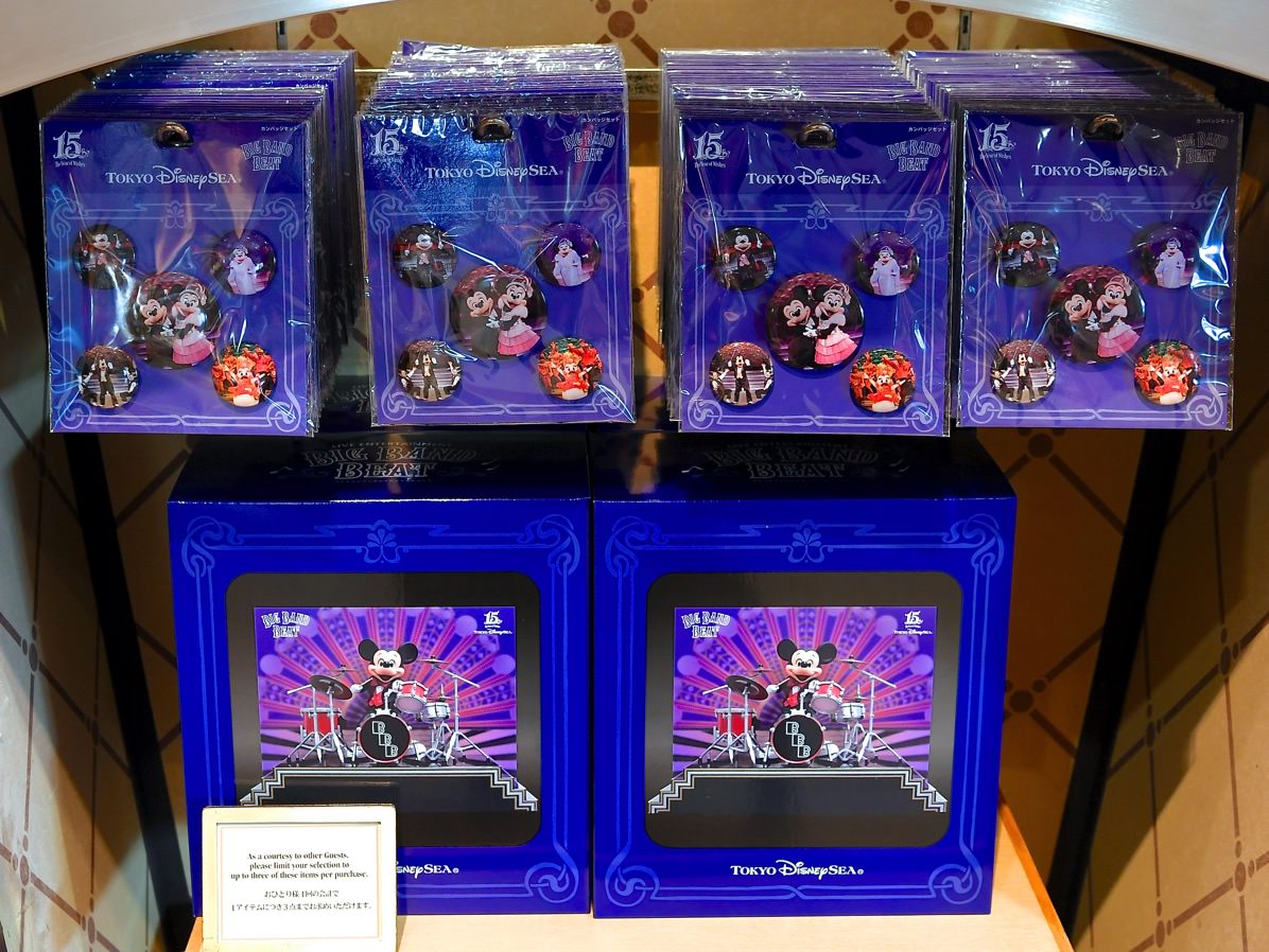 ドラムプレイをするミッキーフィギュアリンも☆東京ディズニーシー