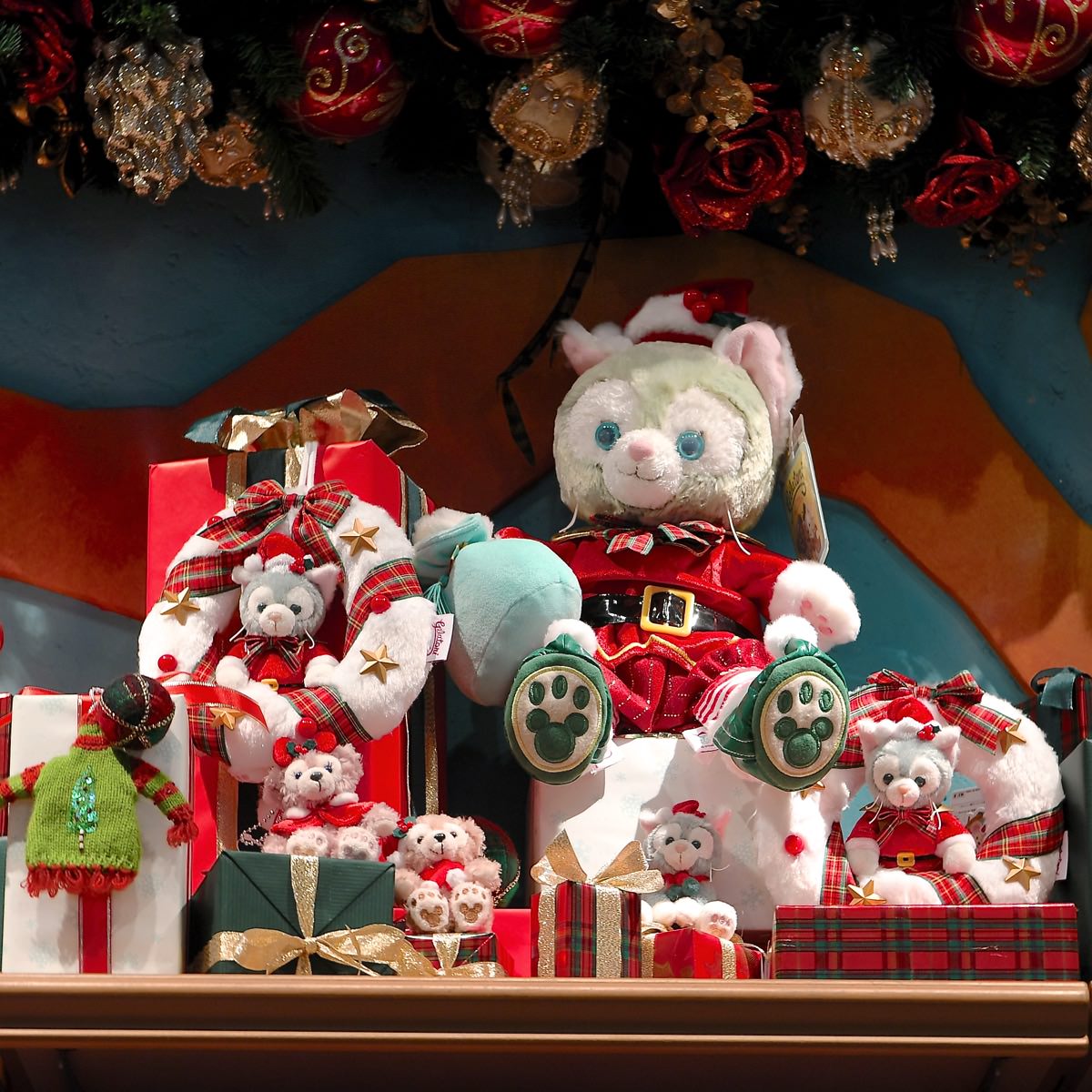 サンタコスチュームのダッフィー！東京ディズニーシー“ダッフィーの