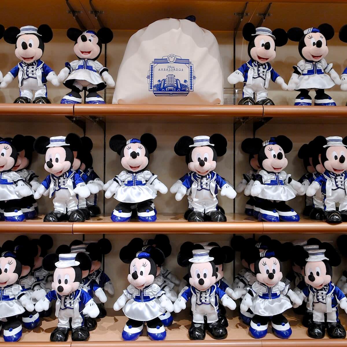 宿泊者限定のホテルコスチュームミッキー＆ミニーぬいぐるみ