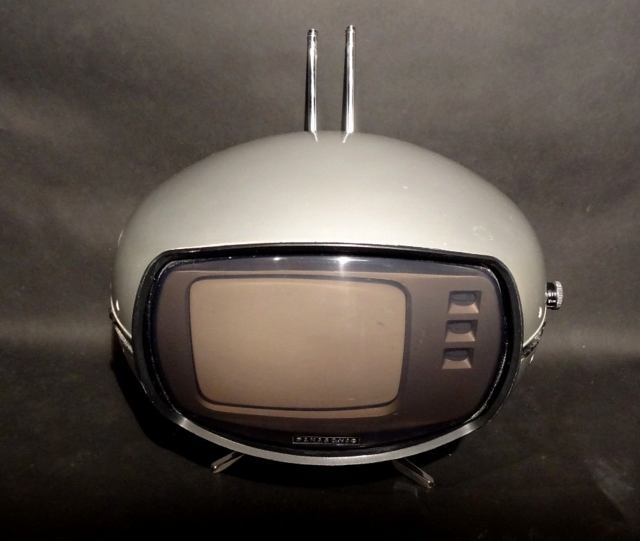 Panasonic TR-005 Orbitel Flying Saucer Television - A New Era