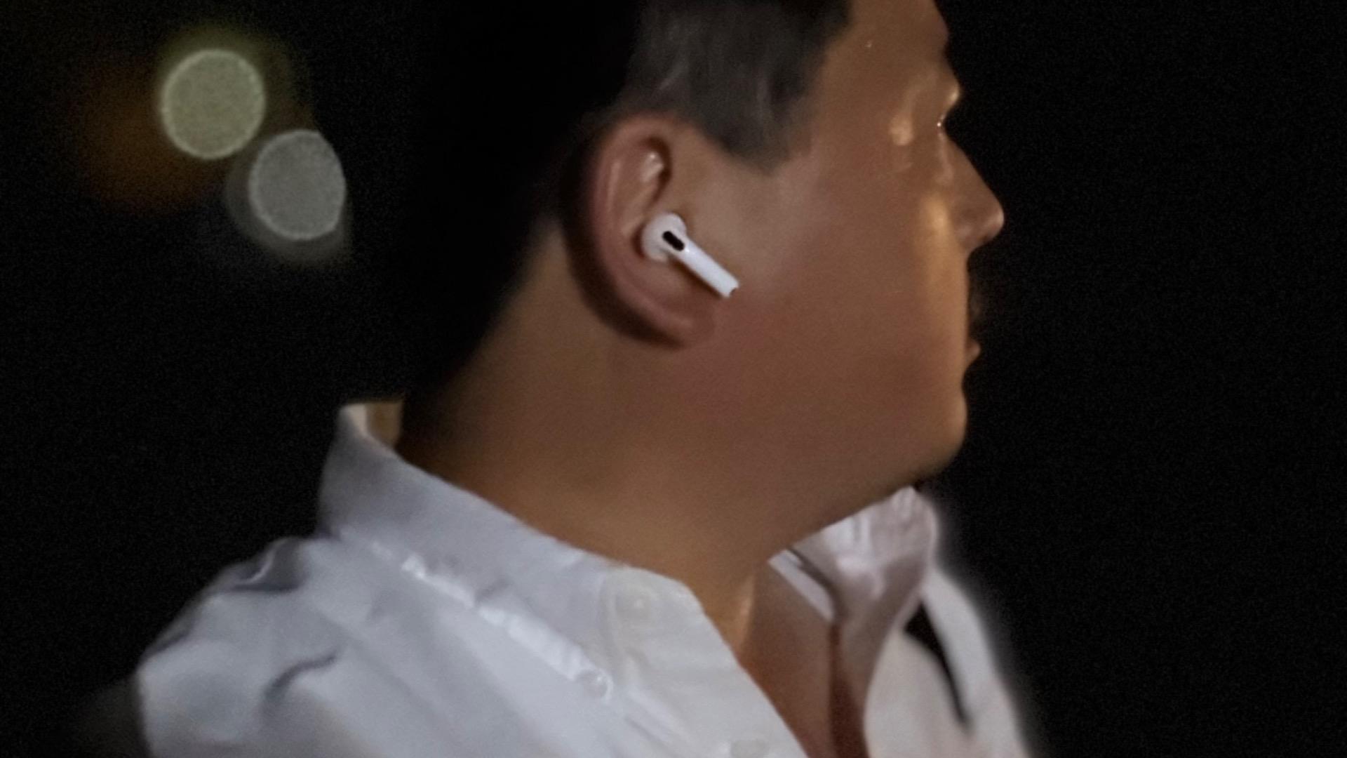 先行レビュー】ノイズキャンセリング搭載のAirPods 4に、自分の耳は