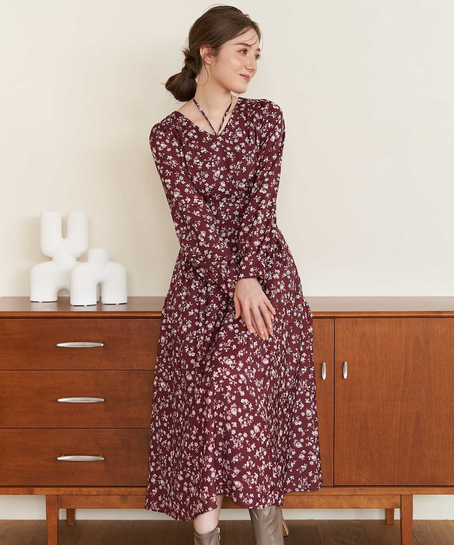 タックデザイン小花柄ワンピース | ロングワンピース | NOELA OFFICIAL