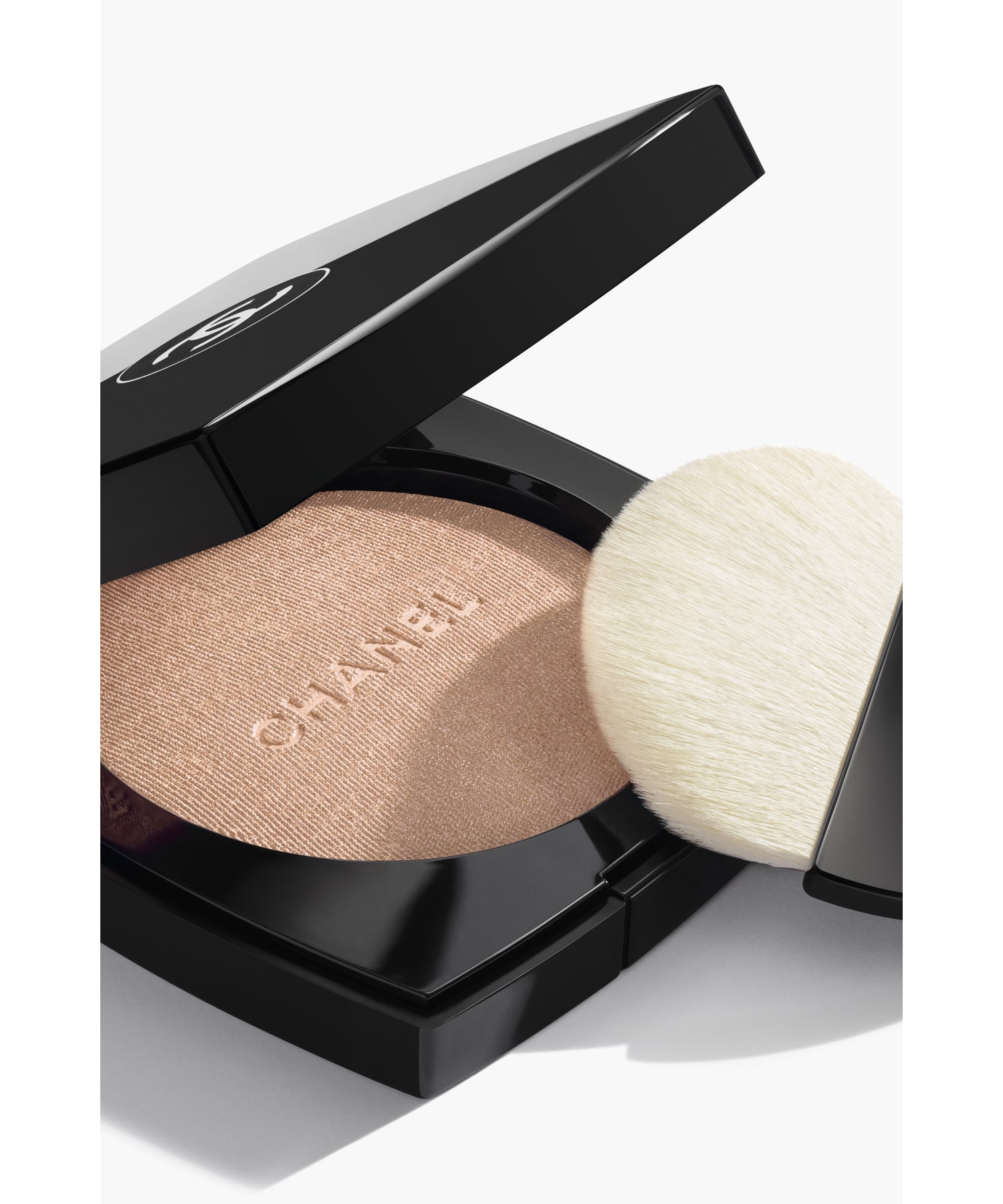 プードゥル ルミエール フェイス パウダー（フェイスパウダー