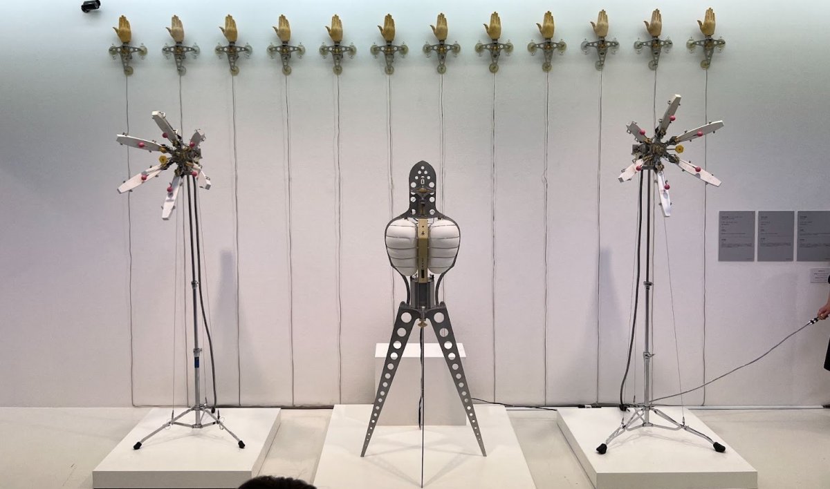 美術家が創りだした「世界初のノイズ楽器」が奏でるものとは