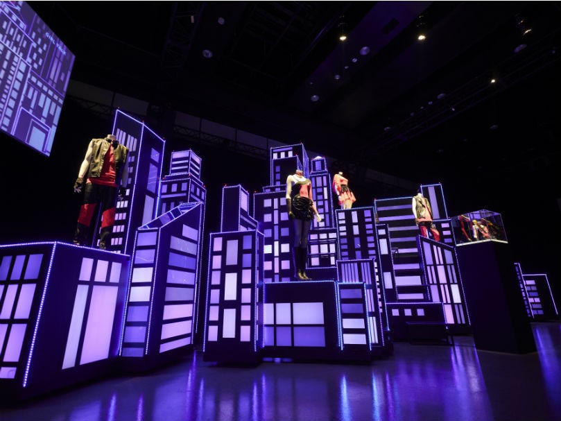 画像】namie amuro Final Space 東京会場ギャラリー：telling,(テリング)