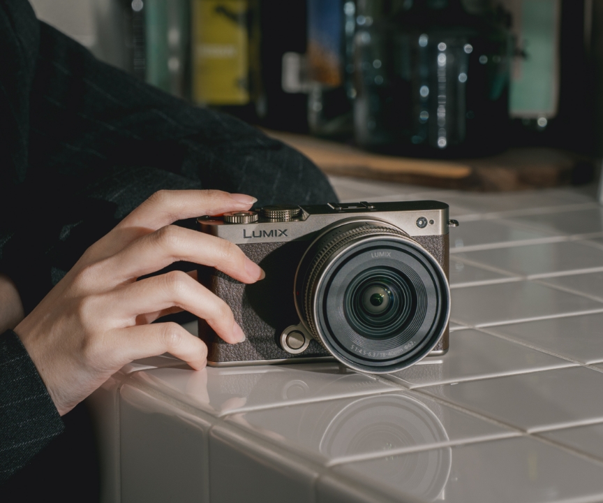 小さくても本格的に撮れるフルサイズ一眼｜特長 フルサイズ一眼カメラ