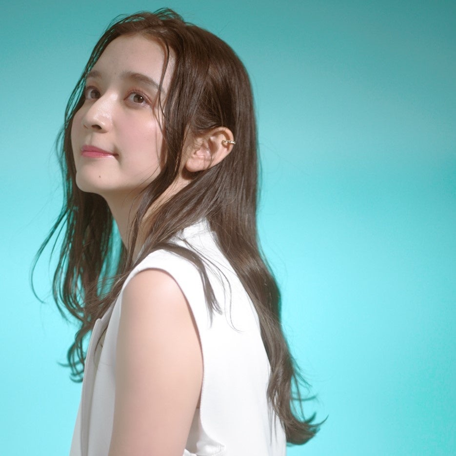 アリィーからUVヘアカラーロックバーム登場。紫外線をカットしてヘア