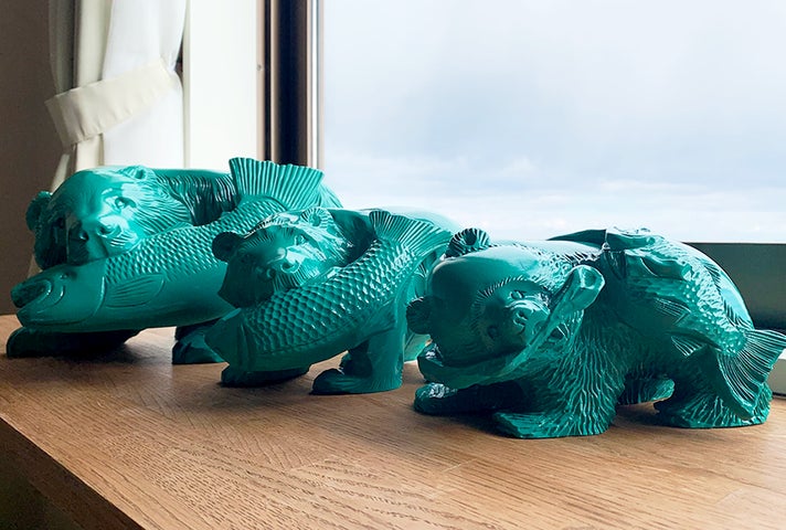 礼文観光ホテル 咲涼】咲涼で長年眠る北海道の工芸品”木彫り熊”が