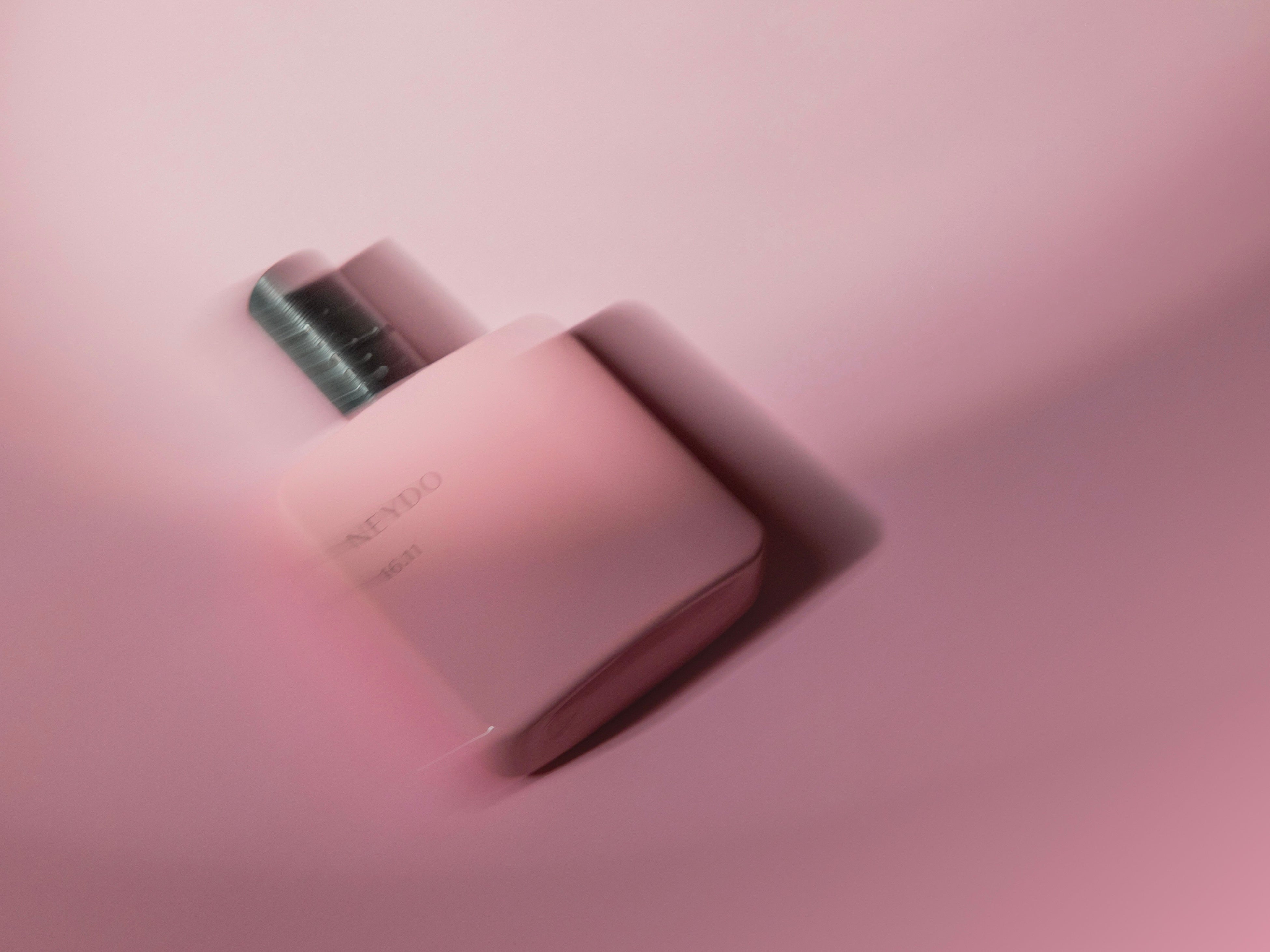 もしも夢が香水になったら。夢に香りを感じる“オルファクトリー