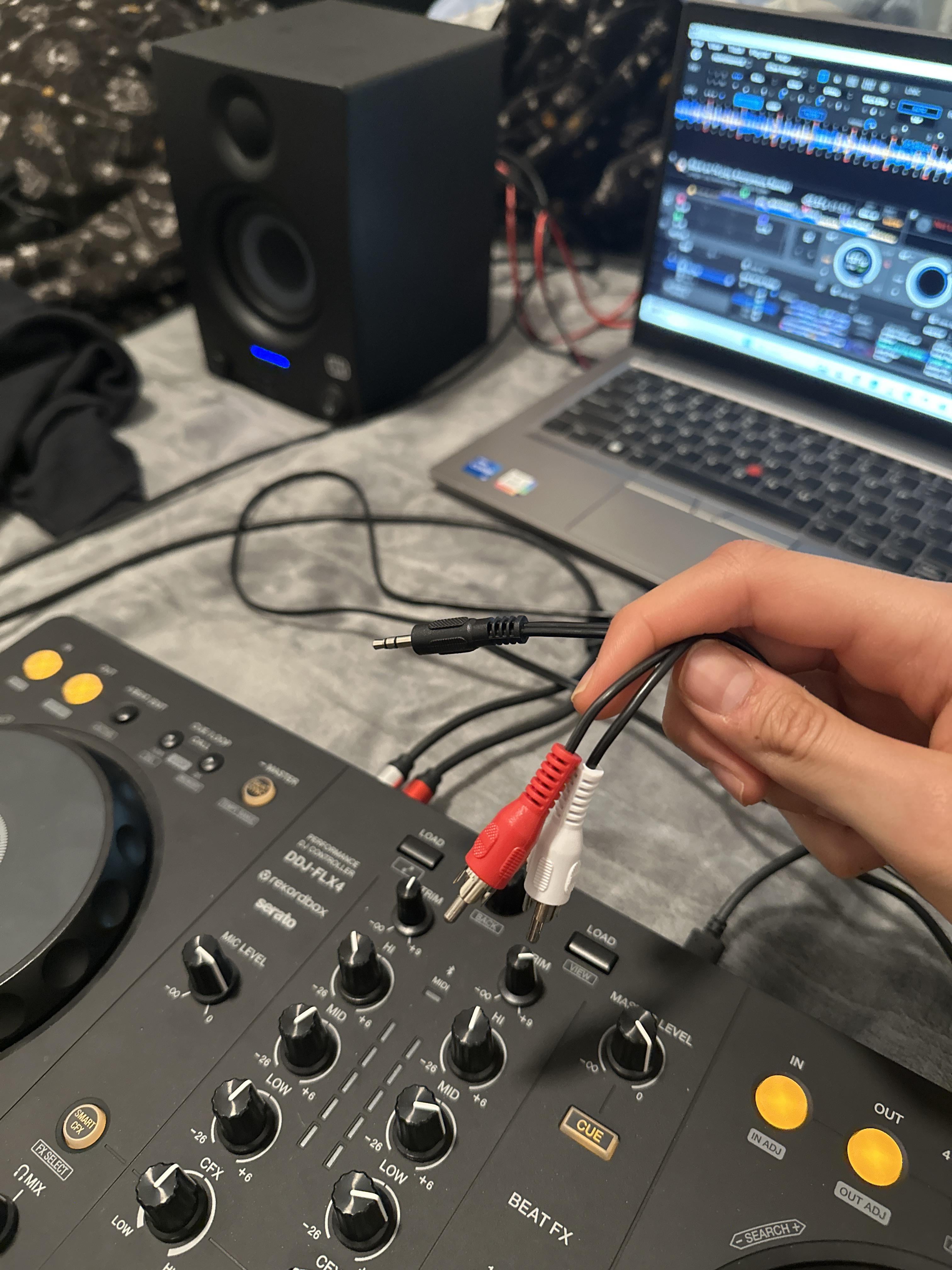 DDJ FLX4 外部スピーカーの件で困ってます : r/PioneerDJ