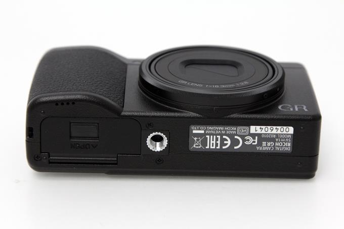 GR III シャッター回数50回以下 予備純正バッテリー付き K1385-2C4