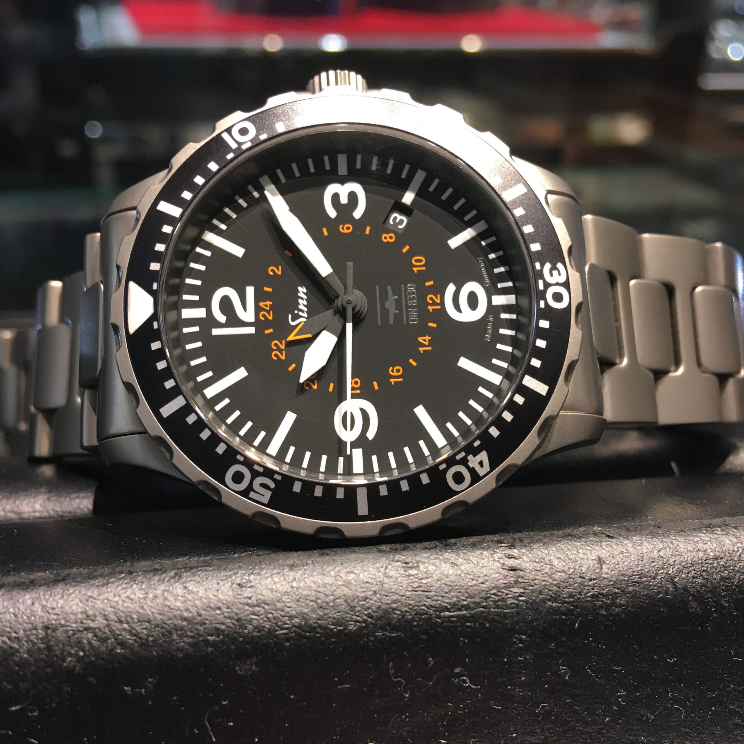 日本初入荷ジン857.UTC.VFR | ブランド腕時計の正規販売店 A.M.I