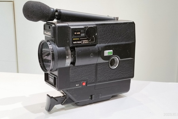 Extinct Media Museum Tokyo - Single-8：シングル8カメラ