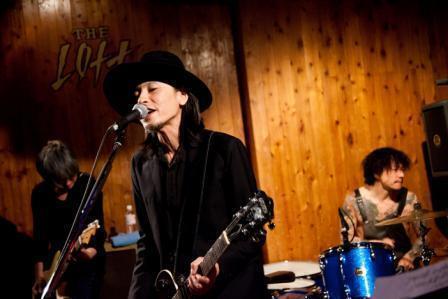 チバユウスケ×イマイアキノブ×中村達也によるTHE GOLDEN WET FINGERS