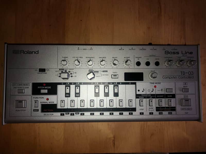 Roland TB-03 Boutique Series Synthesizer Module Bass Line