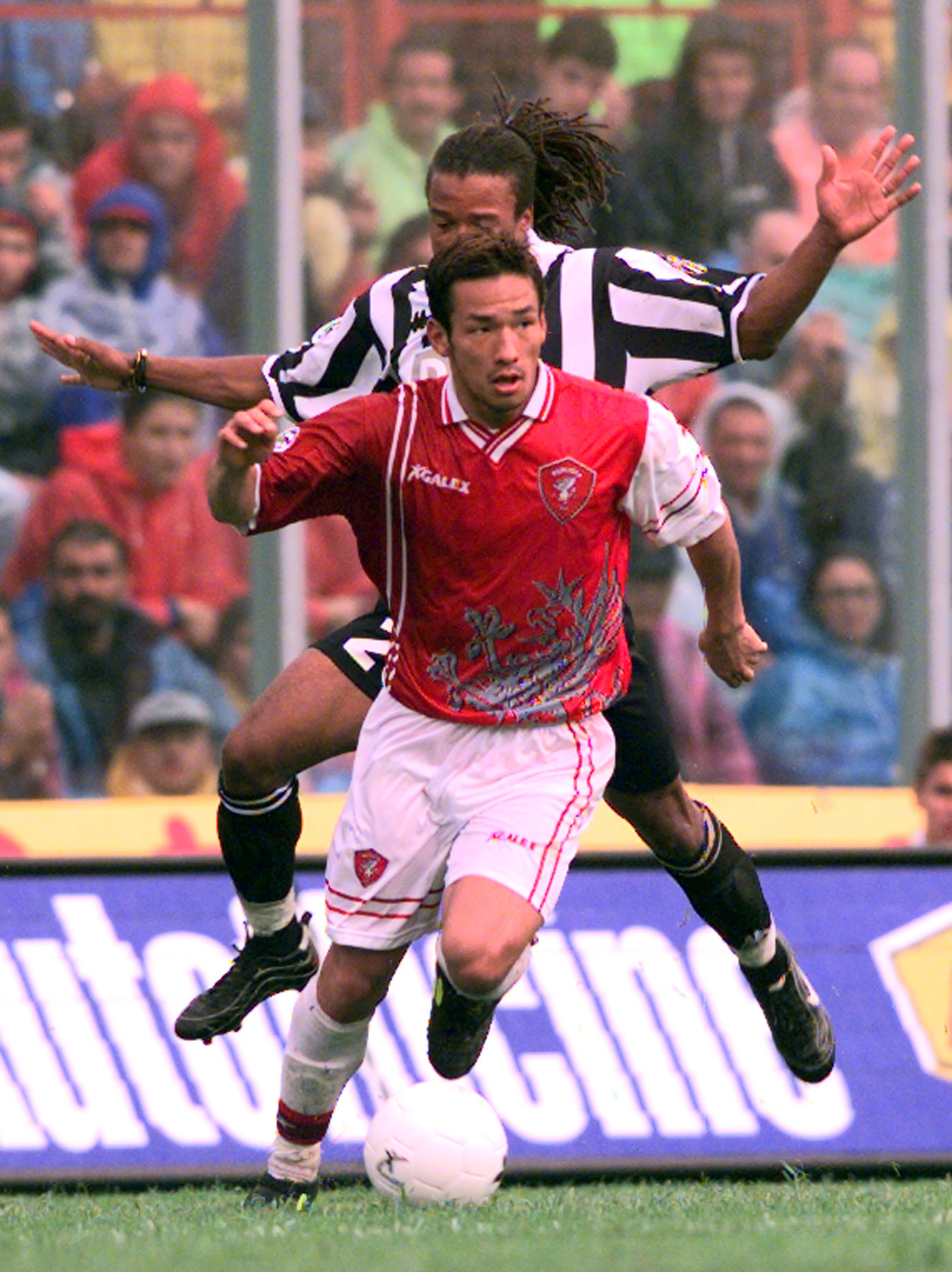 ペルージャの衝撃から、今日で20年！「中田英寿は、いま何をやって