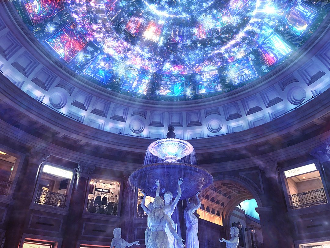 ステンドグラスと雪の結晶が幻想的☆3つの光の世界が中世ヨーロッパの