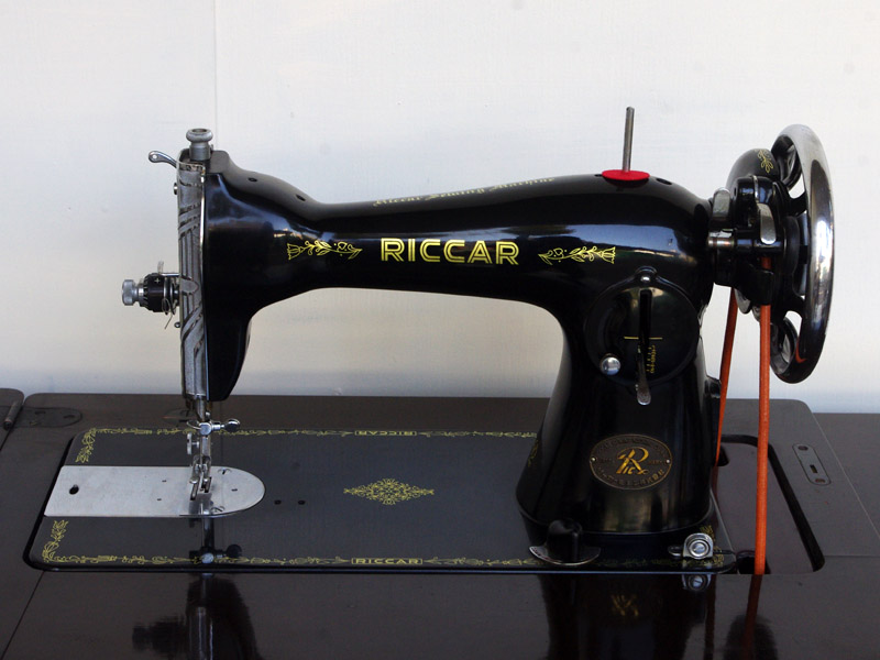 No.557 RICCAR リッカー製 家庭用足踏みミシン：アンティークミシン