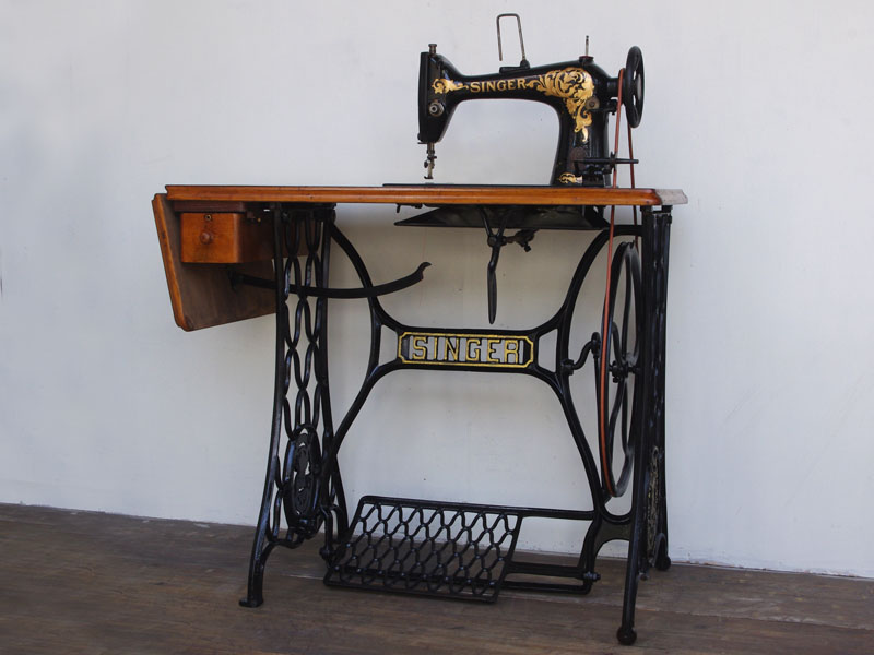 No.358 SINGER 103 シンガー製 職業用足踏みミシン：アンティーク