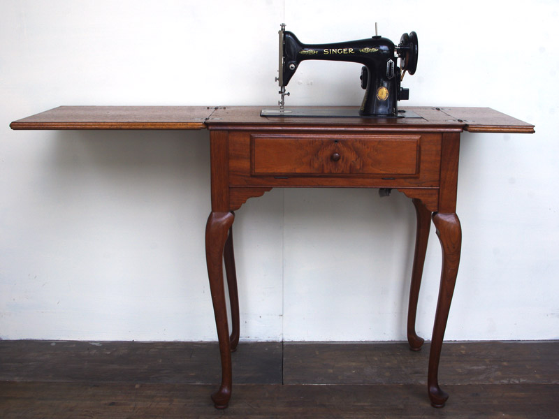 No.387 SINGER 66 シンガー製 クイーンアン猫脚キャビネット 電動