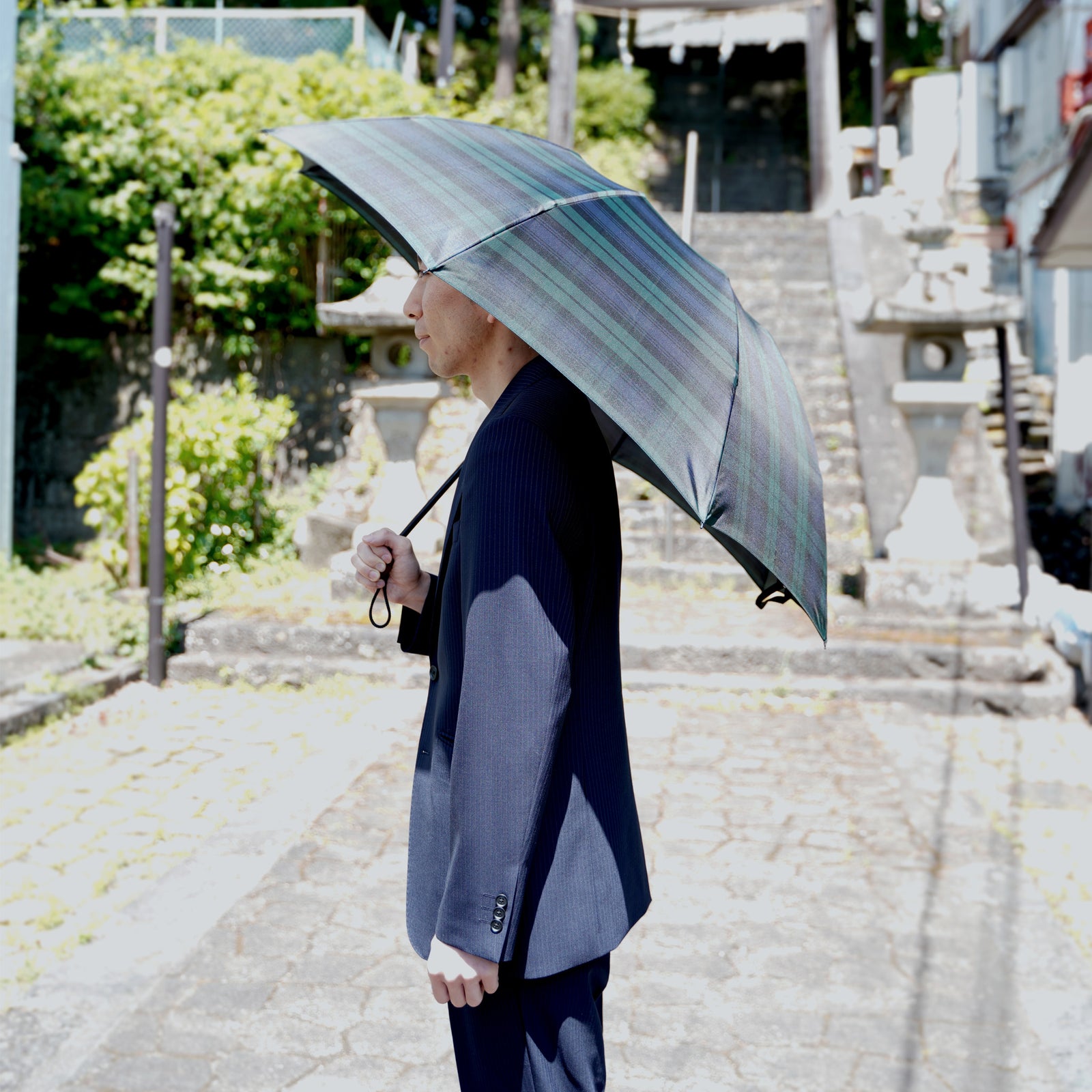品質の良さを味わえるメンズ折りたたみ傘！晴雨兼用雨傘8本60cm