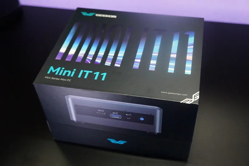 超小型ミニPC GEEKOM Mini IT11のレビュー！i7-11390H/32GB/1TBで液晶