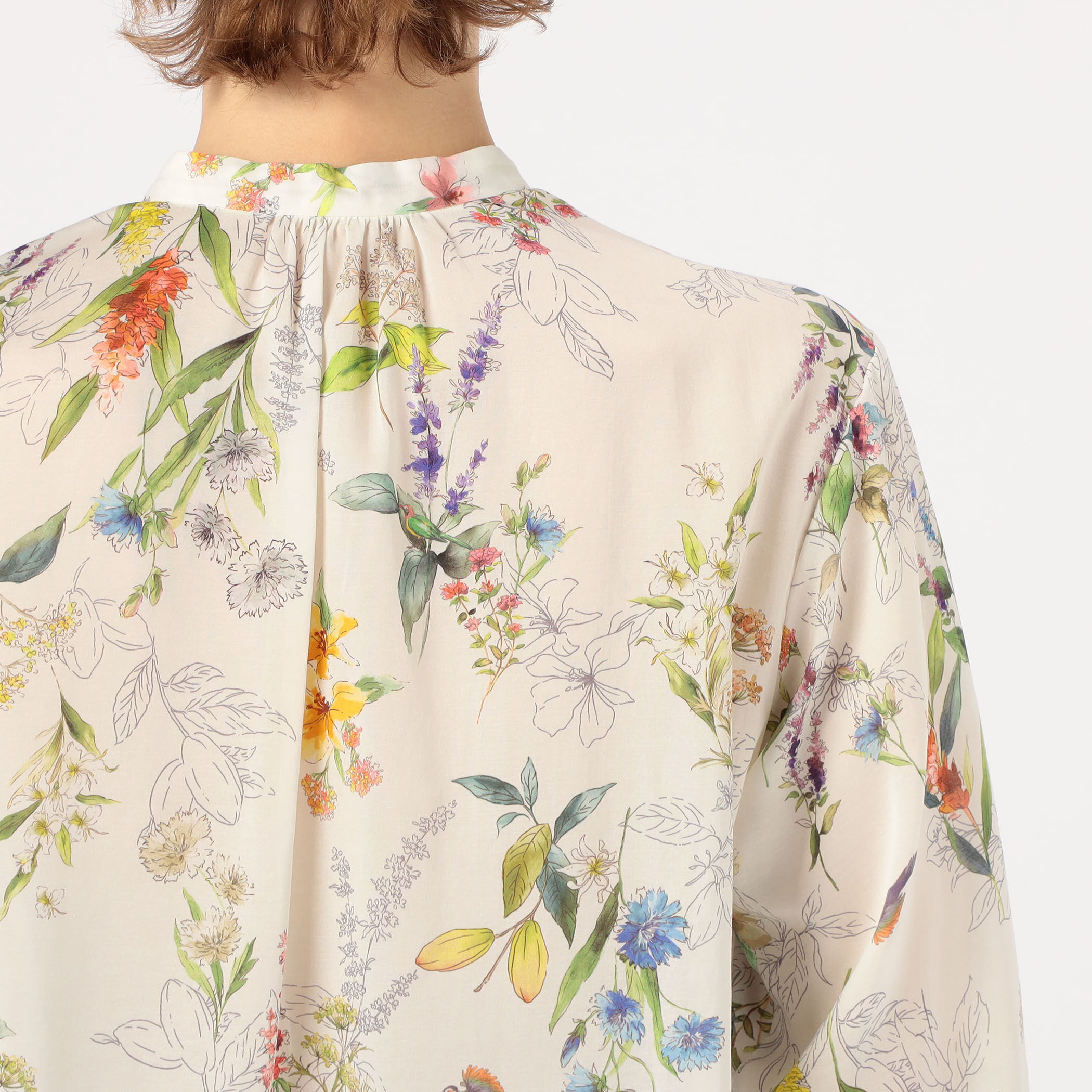 カカオフラワープリント ボウタイブラウス｜トゥモローランド 公式通販