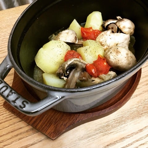 STAUB 17cmオーバル☆今日も大活躍！ | ペティナイフ1本の魔法