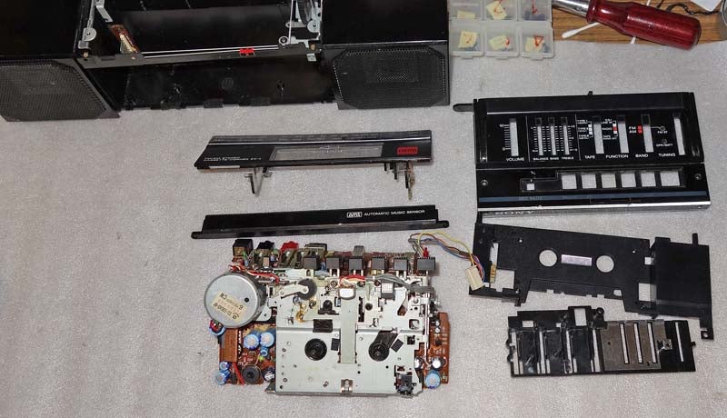 ソニーのラジカセ：ZX-3 | じんけいの修理日記