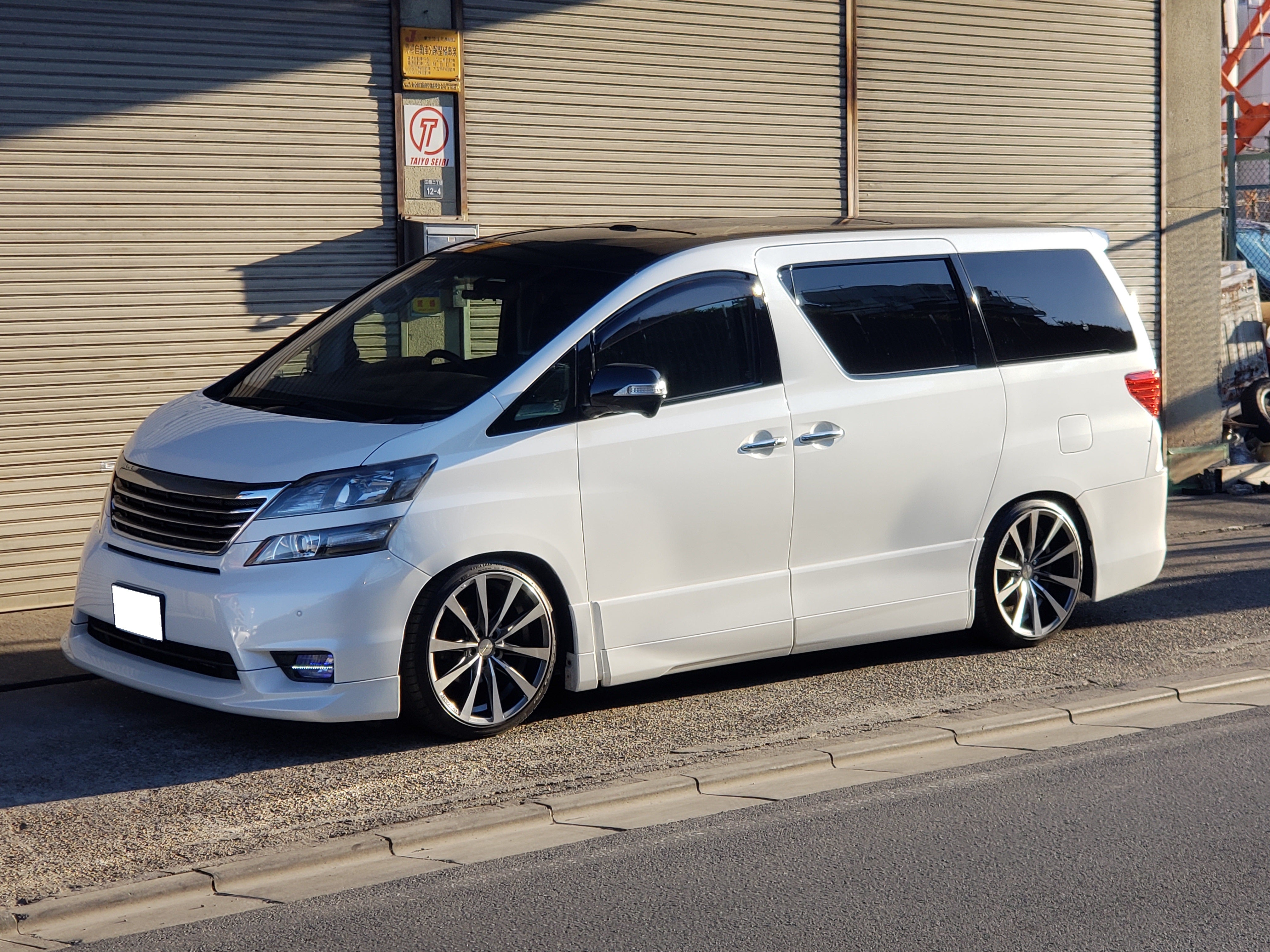 20系 ヴェルファイア 車高調 パーフェクトダンパー3装着 | 太陽整備の