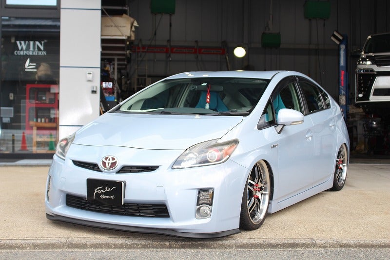 30プリウスにACCエアサス取り付け完了!! | オートファッション フォルテ