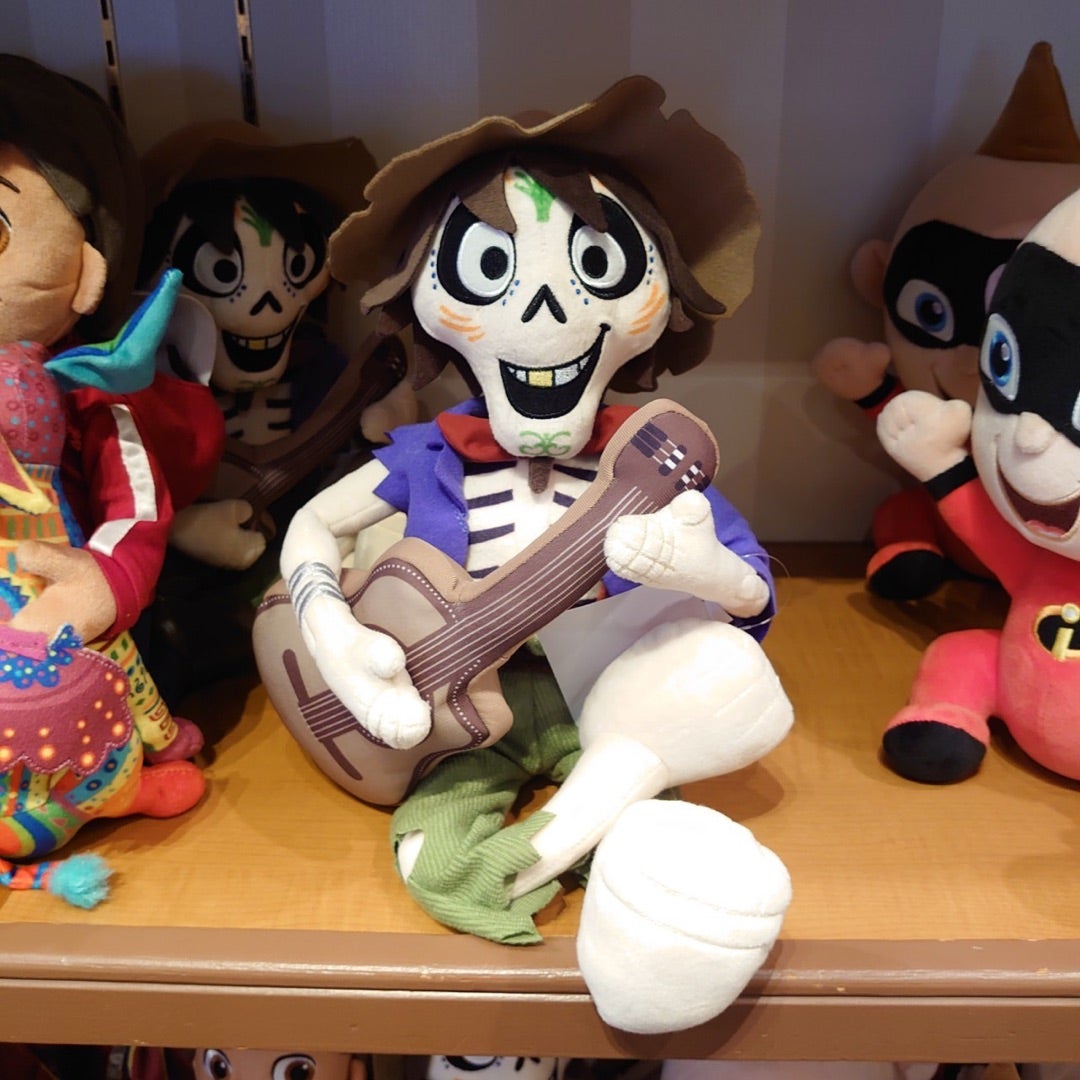 東京ディズニーリゾート『リメンバー・ミー』ヘクターのぬいぐるみ新