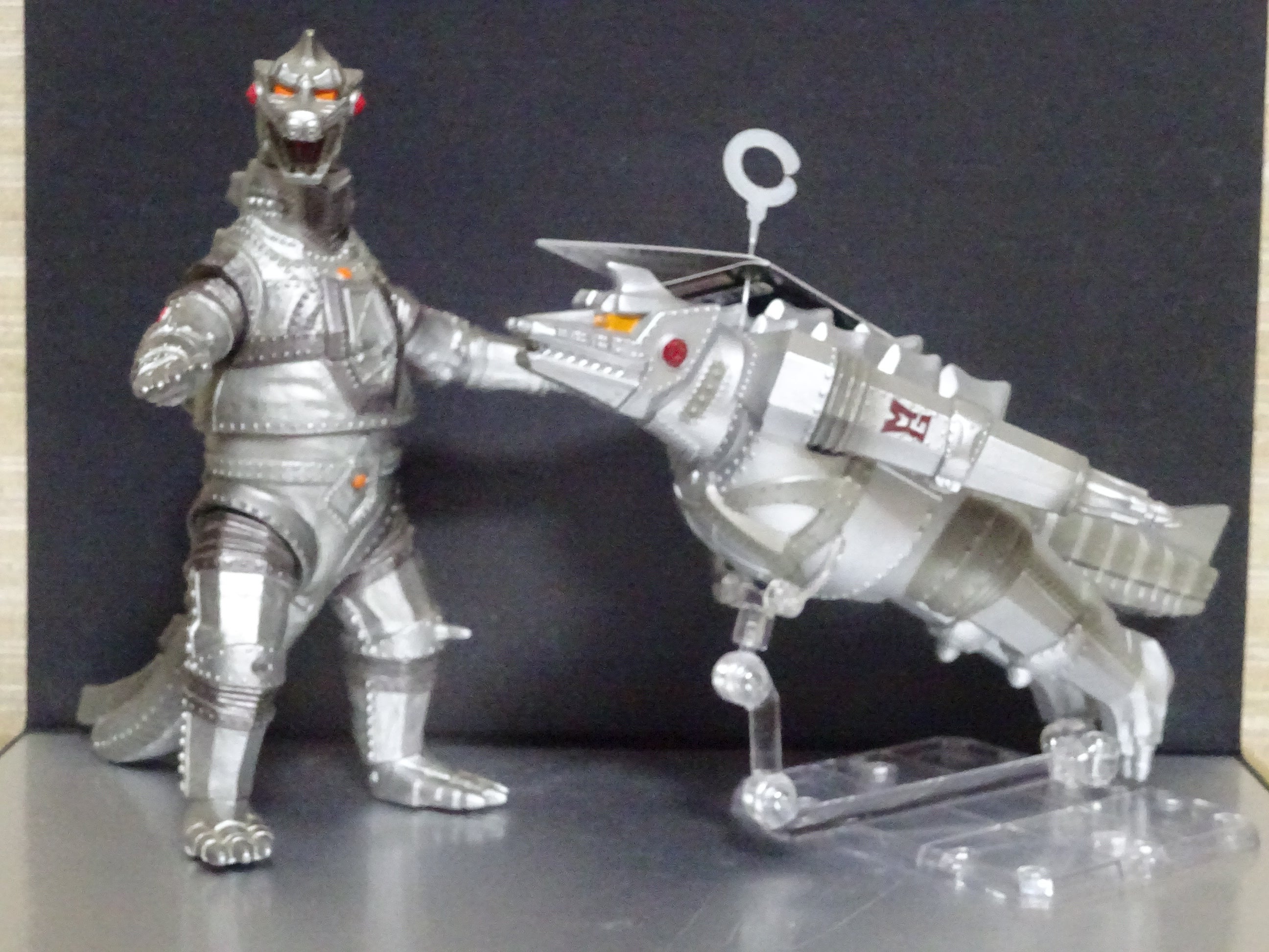 メカゴジラ(1974）飛行形態 | 王冠かぶって大気圏突入！