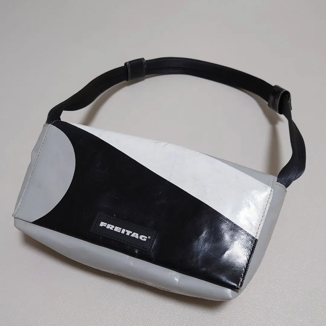 2026年最新】freitag Lauraの人気アイテム - メルカリ