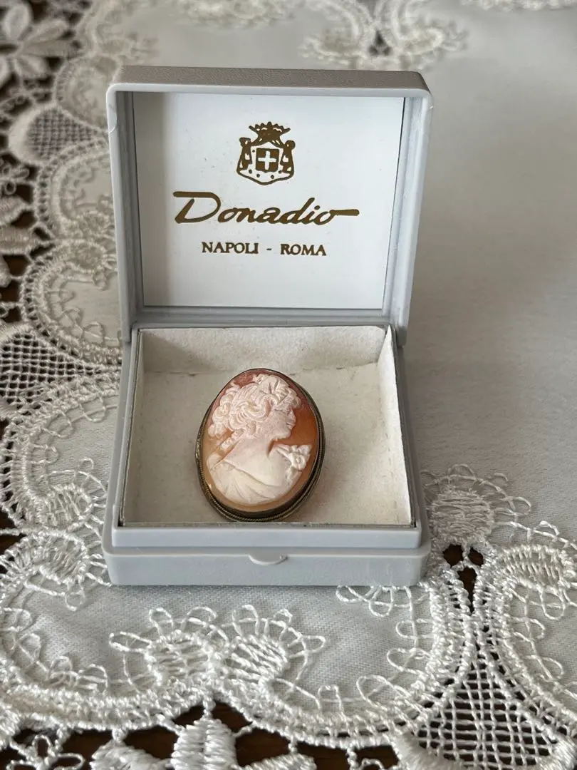 2026年最新】donadio カメオ ブローチの人気アイテム - メルカリ