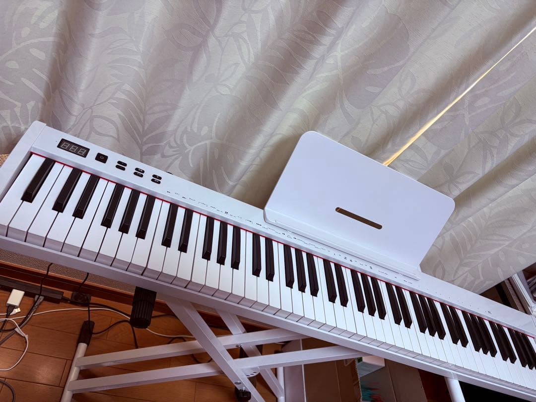 【ピアノスタンドセット】ニコマク 電子ピアノ 88鍵盤MIDI対応 ホワイト Amazon | 【ピアノスタンドセット】ニコマク NikoMaku 電子ピアノ 88