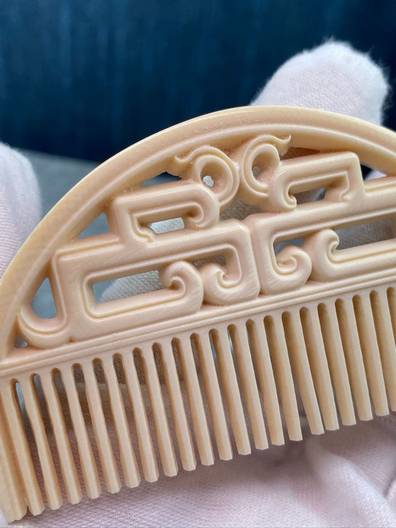 天然マンモス牙美しい手作り彫刻 一櫛百順 髪櫛(25g) ヘアケア