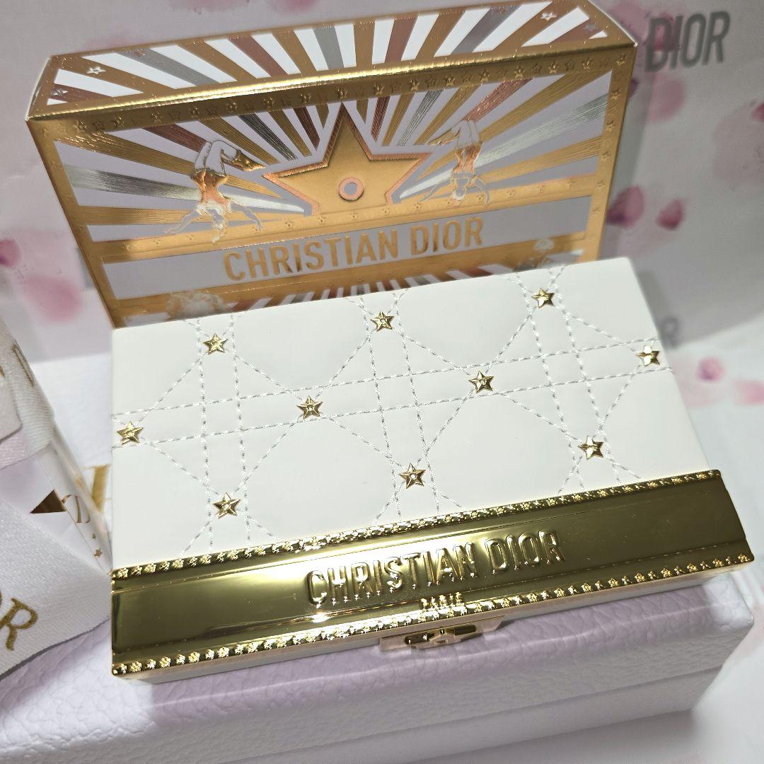 【新品未使用品】Dior♥クチュールアイパレット(ホリデーコレクション2025) 旧】クチュール アイ パレット（ホリデー コレクション 2025 限定品