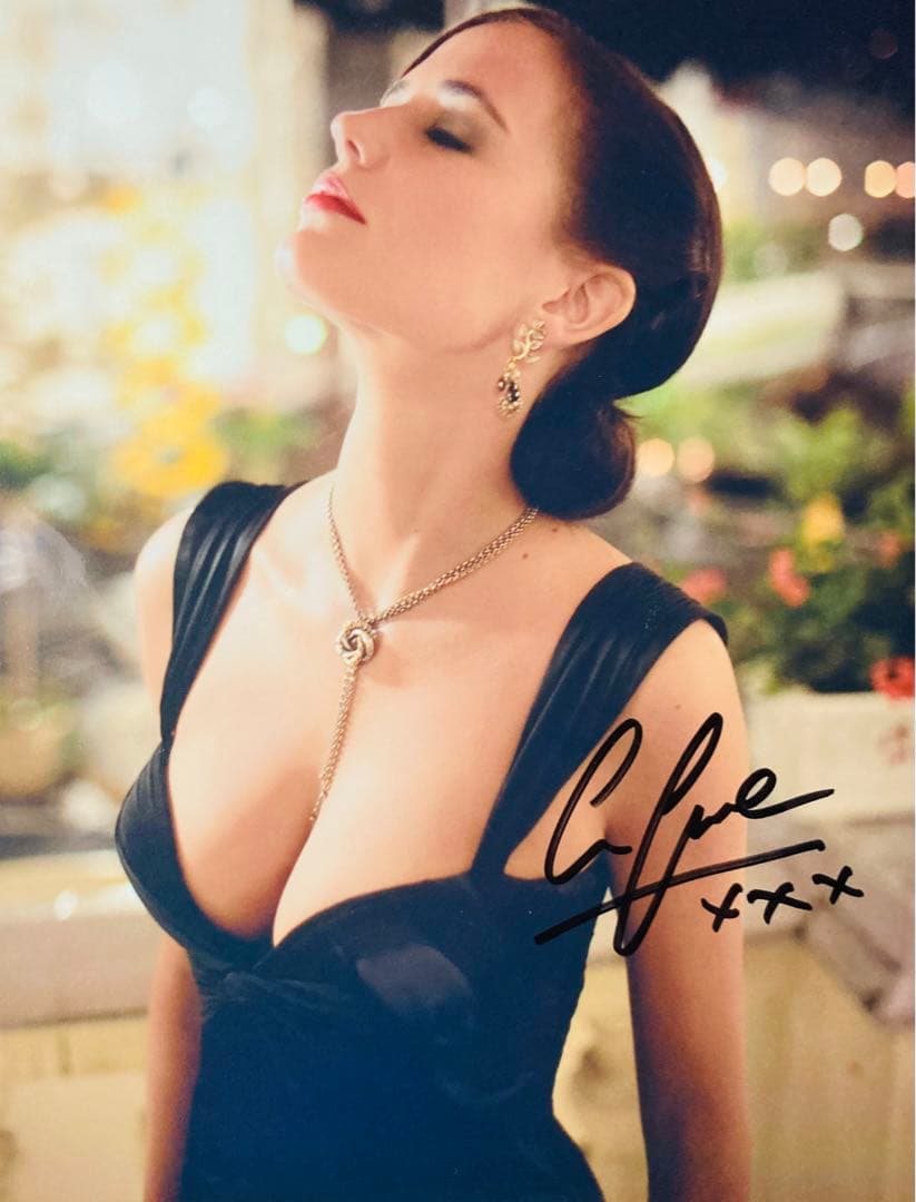 007 エヴァ・グリーン 直筆サイン入り写真 【サイズ 約20×25cm】 j4