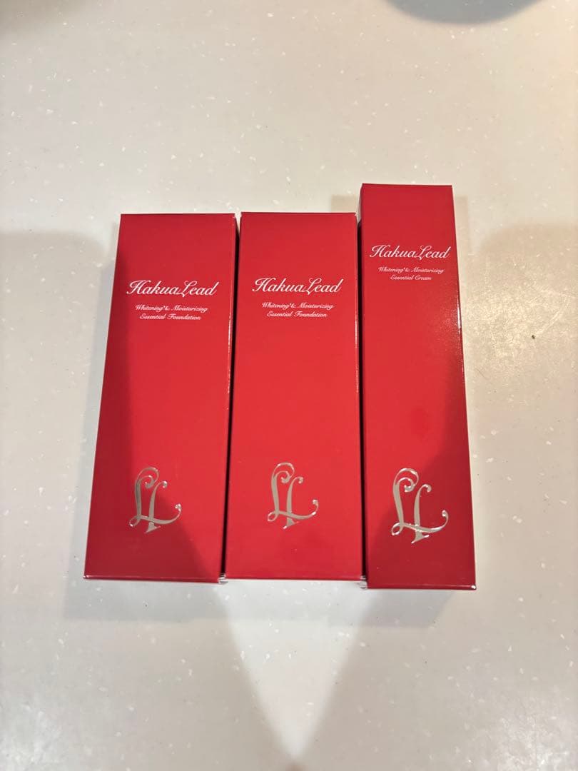 ハクアリードファンデ2本&ハクアリードエッセンシャルクリーム1本