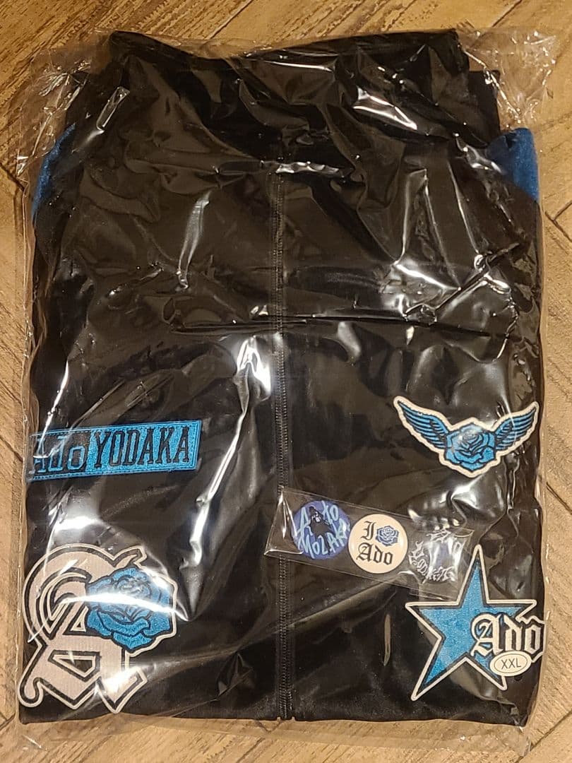 Ado よだか トラックジャケット 特大(XXL) 缶バッジ付 ショッパー付 新品】Ado よだか ファッショナブル トラックジャケット XXL 特大