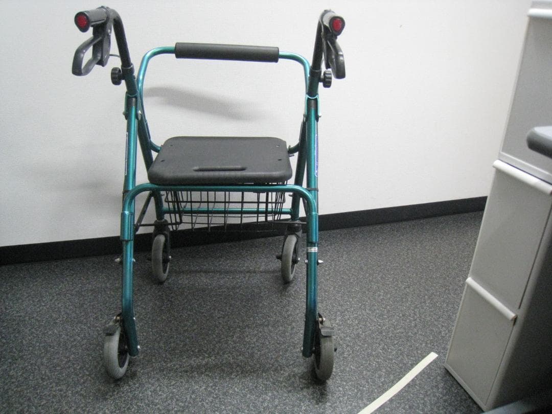 カワムラサイクル】四輪歩行車 KW20 グリーン バスケット付き