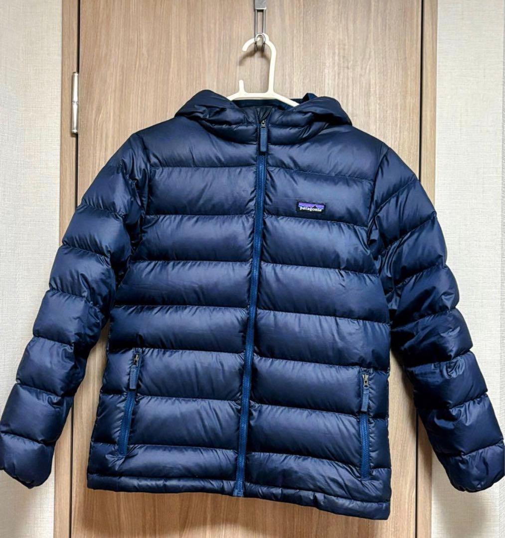 patagonia ダウンセーターフーディ XL (M)ダークブルー - メルカリ